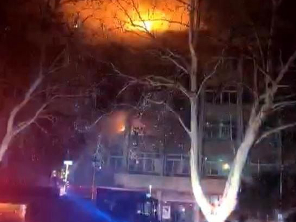 南京工業(yè)大學(xué)一實(shí)驗(yàn)室凌晨起火，你需要注意的實(shí)驗(yàn)室滅火知識(shí)